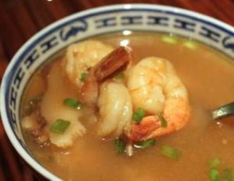 Soupe aux crevettes et à la citronnelle