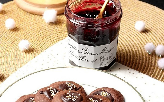 Sablés chocolatés - Confiture de Myrtilles et Cassis Bonne Maman