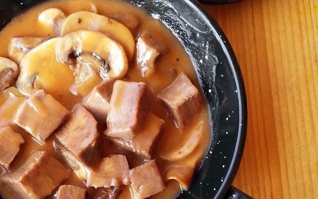 Langue de veau ou de bœuf, sauce madère