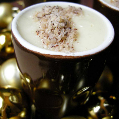 Velouté de céleri et pomme verte à l'huile de truffe