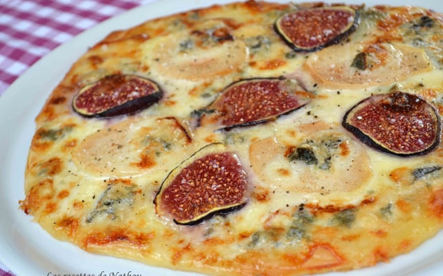 Pizza aux figues, poires et gorgonzola