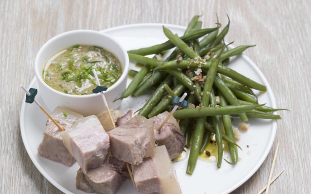 Bouchées de tête de veau et salade de haricots