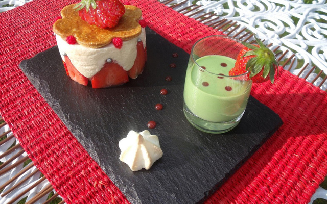 Fraisier revisité à ma façon et sa douceur de pistaches