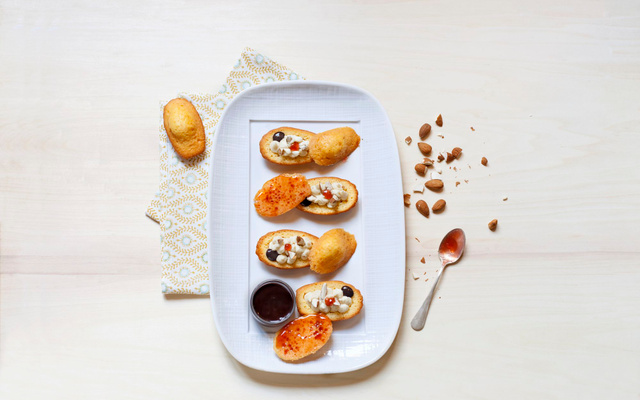 Madeleines à la crème d'amande et confiture