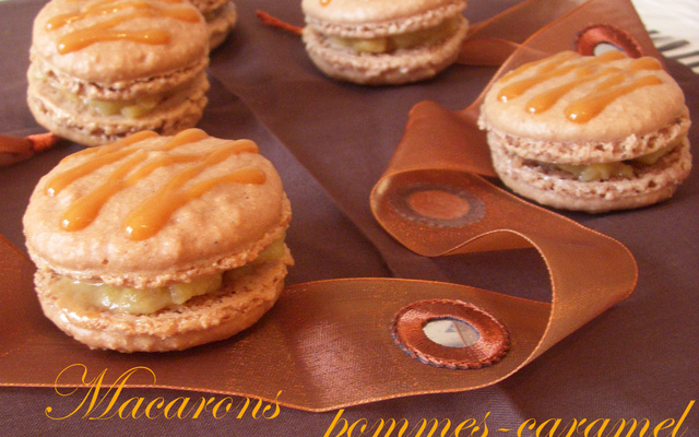 Macarons aux pommes au caramel