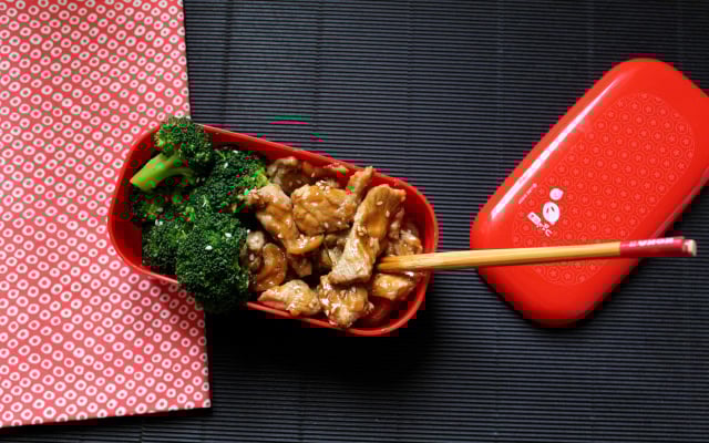 Bento de poulet aux noix de cajou