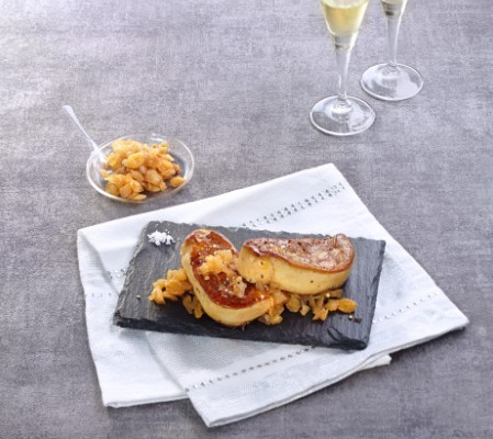 Foie gras poêlé, chutney d'oignon et vinaigre balsamique