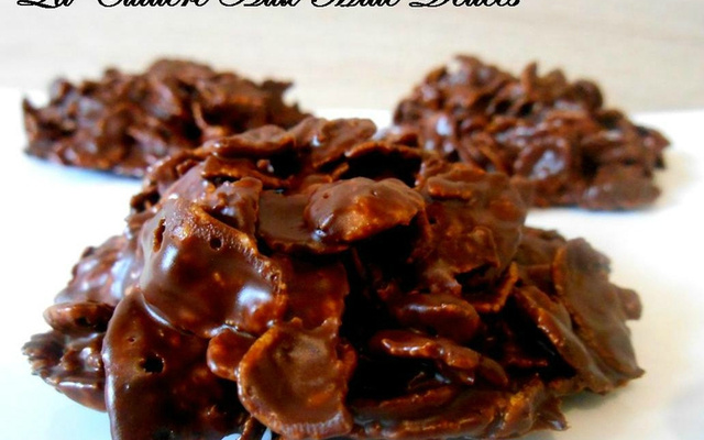 Roses des Sables faciles aux pétales de maïs et chocolat