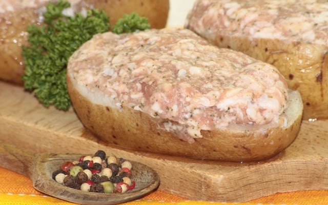 Pommes de terre farcies avant cuisson