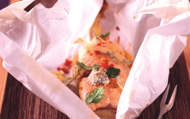 Papillote de truite, endive et Fourme