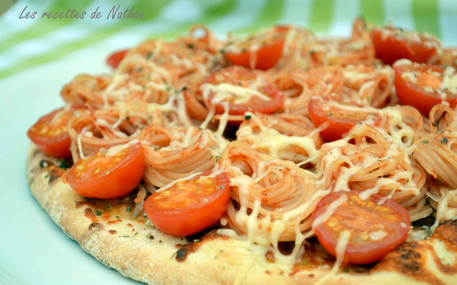Pizza aux spaghettis