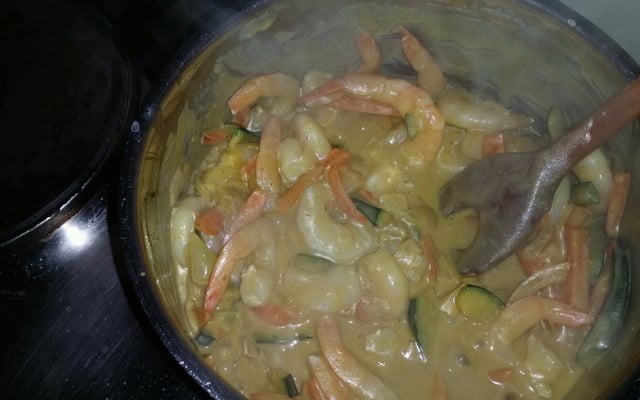 Crevettes au curry et lait de coco
