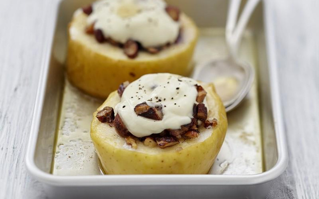 Pomme rôtie au formage Carré Frais et aux fruits secs