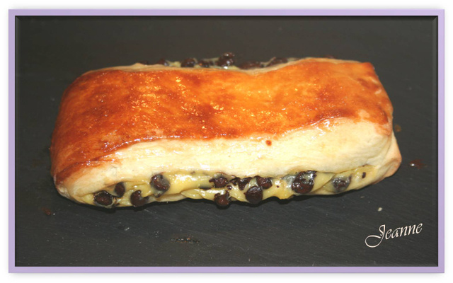 Brioches Suisse à la crème pâtissière et aux pépites de chocolat