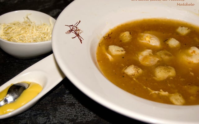Œufs pochés en bouillabaisse