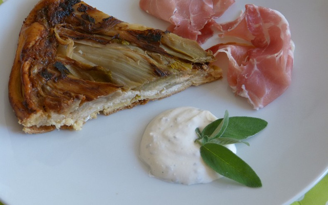 Tarte tatin aux endives et au chèvre