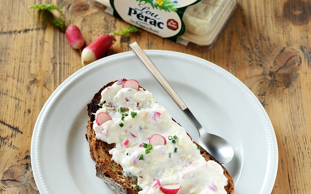 Tartinade à la Brique Lou Pérac aux radis et à la ciboulette