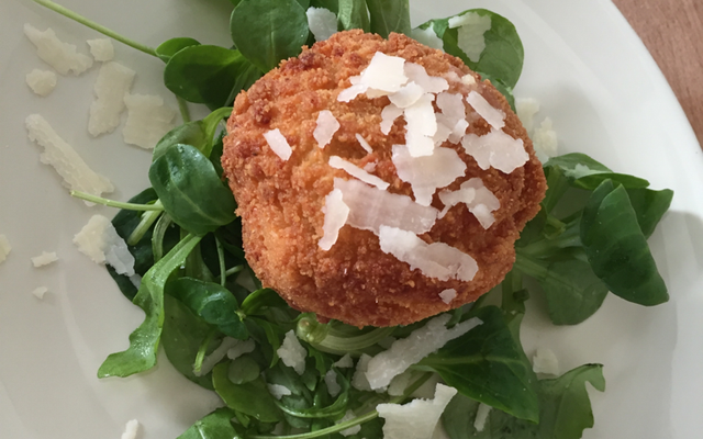 Croquettes au fromage et tuiles de parmesan