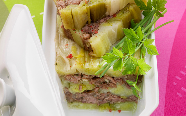 Terrine de poireau et queue de bœuf aux herbes