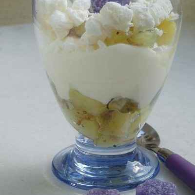 Pommes en verrine au parfum de violette