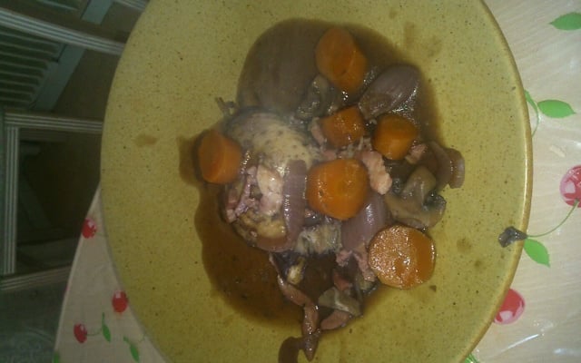 Coq au vin flambé au cognac