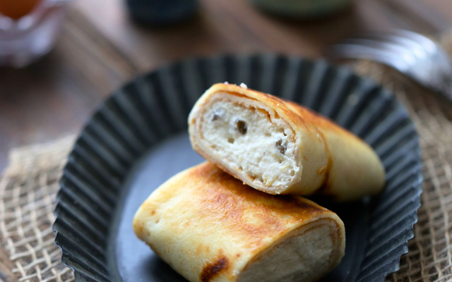 Blinchiki , crêpe russe au fromage blanc