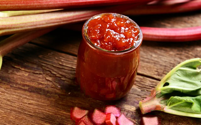 Confiture de rhubarbe et prunes