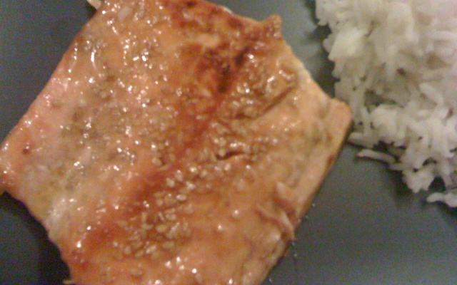 Pavé de saumon au miel et graines de sésame