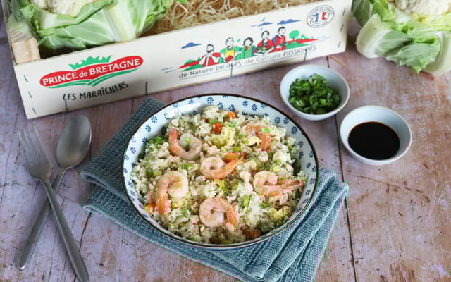 Riz de chou-fleur aux crevettes façon riz sauté