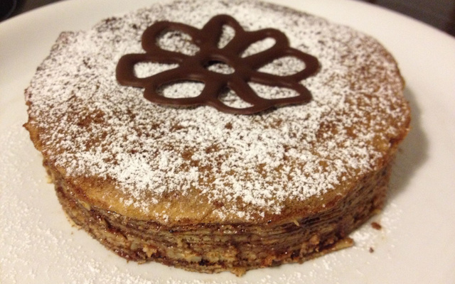 Empilement de crêpes au nutella, façon gâteau