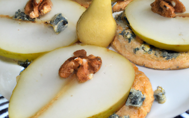 Poires-Roquefort sur sablés aux noix