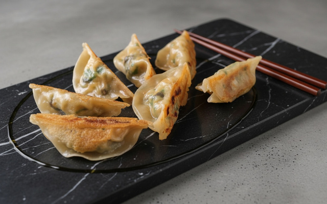 Raviolis chinois grillés à la poêle