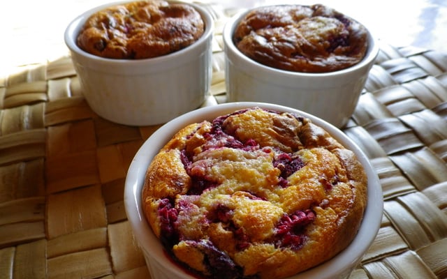 Clafoutis aux framboises et aux amandes