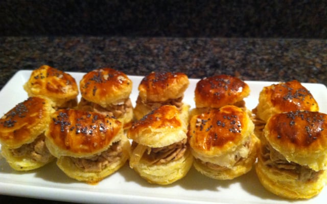 Petits feuilletés au beurre de sardine