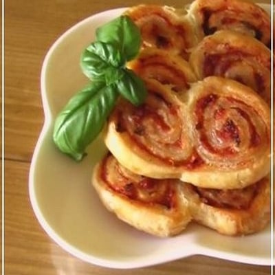 Palmiers croustillants, tomate-basilic