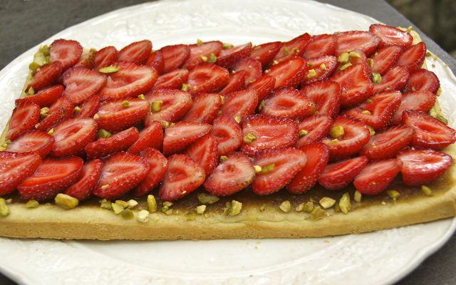 Tartes aux fraises et à la pistache
