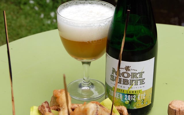 Tagliatelles d'oreilles de porc en beignets, Mort Subite