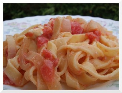 Tagliatelles aux tomates et au chèvre