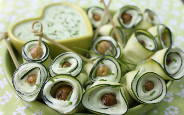 Roulés de courgettes au fromage de chèvre parfumé au persil