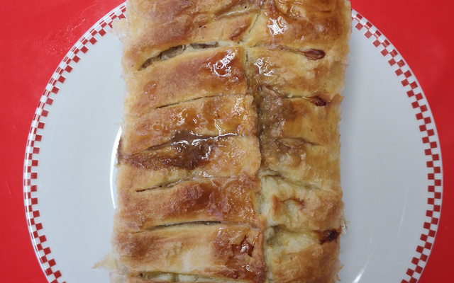 Pain de viande en croûte aux œufs