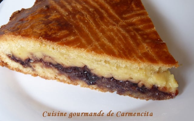 Gâteau basque à la confiture de cerise noire et crème pâtissière