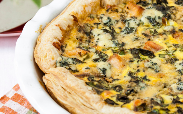 Tarte au saumon, à l'oseille et au bleu d'Auvergne