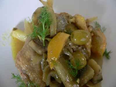 Tajine de poulet au citron confit, fenouil et aubergine