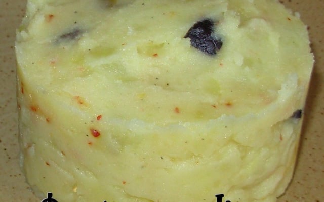 Purée de pommes de terre aux olives