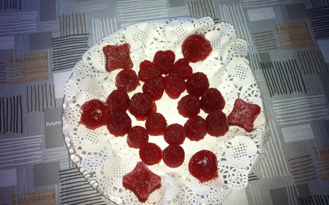 Pâte de fruits aromatisée à la fraise