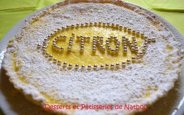 Tarte festive au citron et sucre impalpable