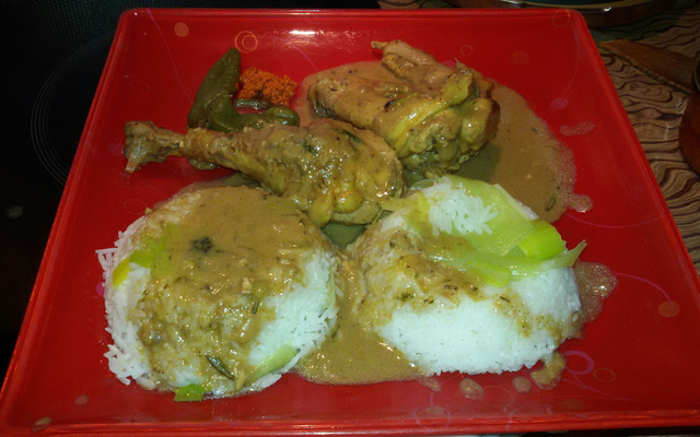 Poulet épicé aux arachides