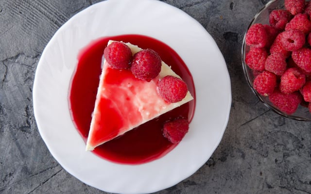 Cheesecake aux framboises & chocolat blanc