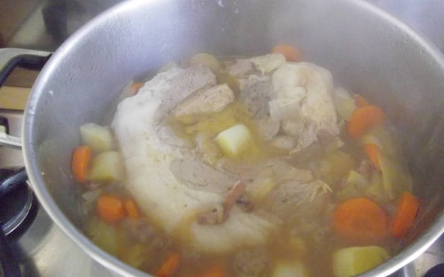 Rouelle de porc braisé traditionnelle