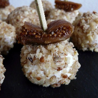 Truffes salées de chèvre aux fruits secs